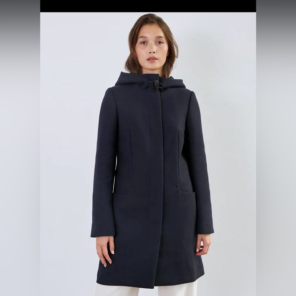 Aritzia Babaton Pearce Wool Peacoat Navy Size M – classic tailored, hooded coat